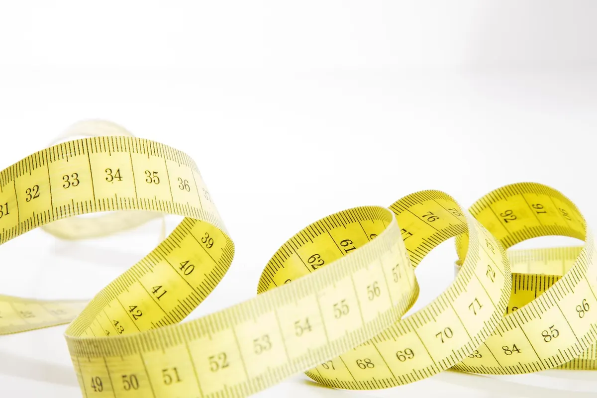 How to Measure Your Wrist for a Topaz Bracelet: Sizing Guide