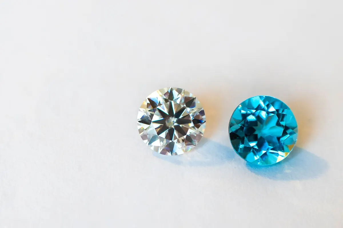 Loose Topaz Buying Guide: How to Judge Colour, Clarity, Cut and Carat